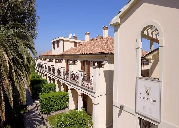 Base Near Marco Simone Tatil Evi